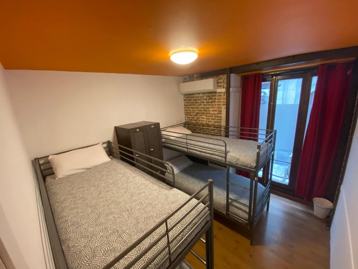 Arc House Pop Art Hostel Madrid Ngoại thất bức ảnh